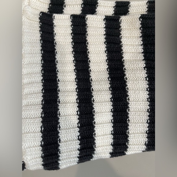 Abercrombie & Fitch V-Neck Sweater Navy Stripe - Picture 3 of 3